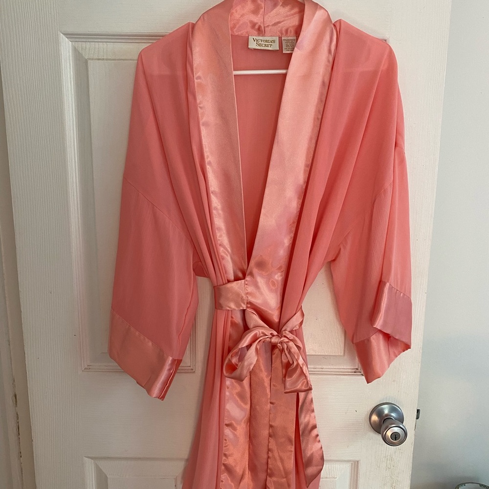 Victorias Secret’s Robe Pink